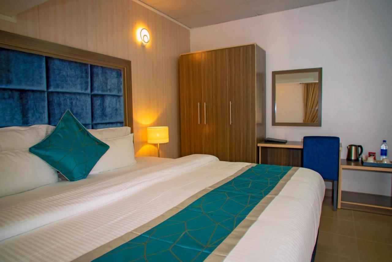 Riviera Suites Lagos Exterior foto